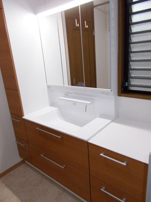 TOTOサザナで心地よい浴室タイムを TOTOサザナで心地よい浴室タイムを